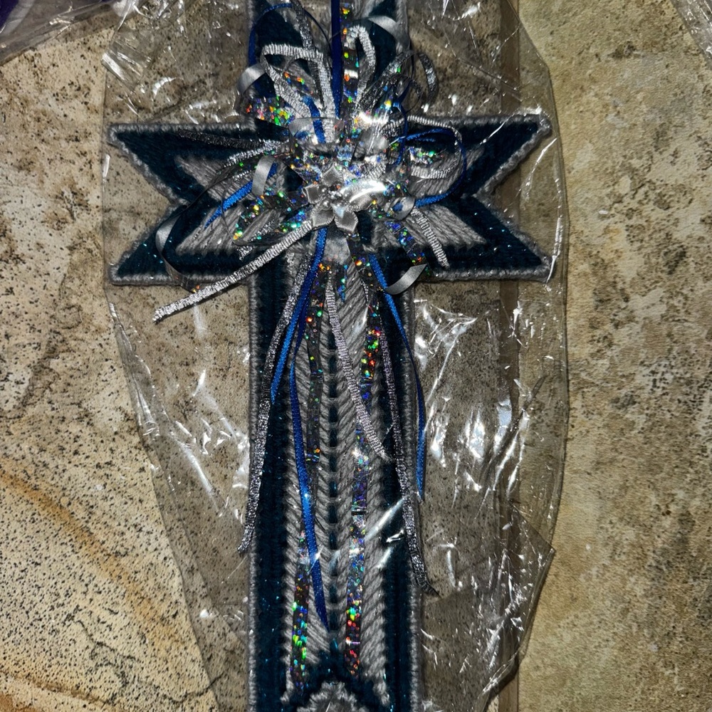 Large Cross - Picture 2 of 3